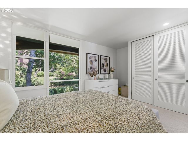 668 MCVEY Ave 80, Lake Oswego, OR 97034