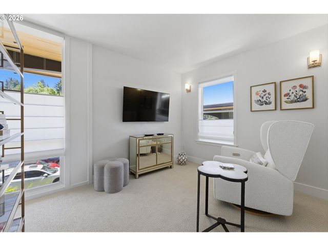 668 MCVEY Ave 80, Lake Oswego, OR 97034