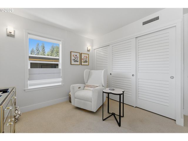 668 MCVEY Ave 80, Lake Oswego, OR 97034