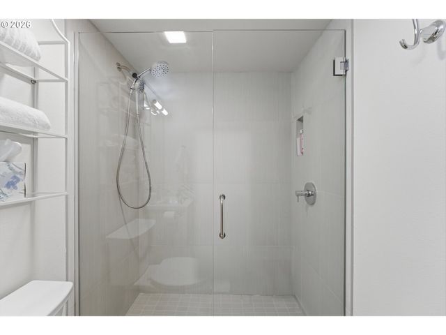 668 MCVEY Ave 80, Lake Oswego, OR 97034