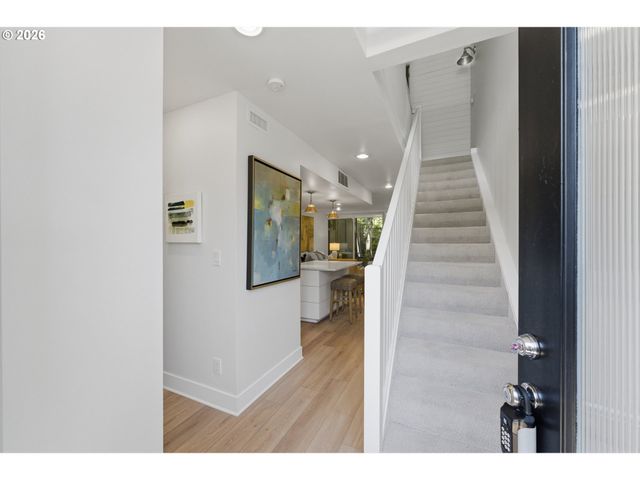 668 MCVEY Ave 80, Lake Oswego, OR 97034