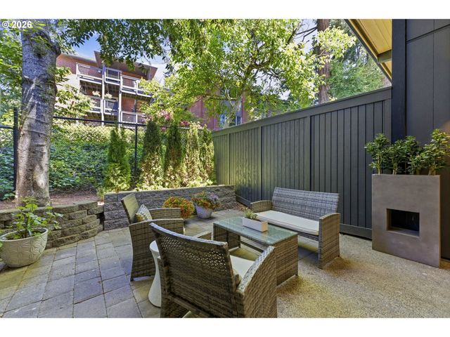 668 MCVEY Ave 80, Lake Oswego, OR 97034