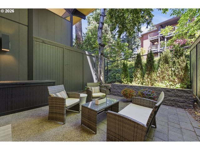 668 MCVEY Ave 80, Lake Oswego, OR 97034