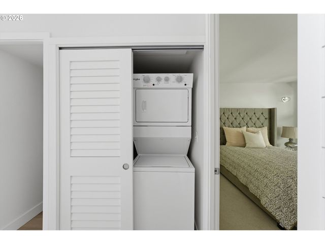 668 MCVEY Ave 80, Lake Oswego, OR 97034