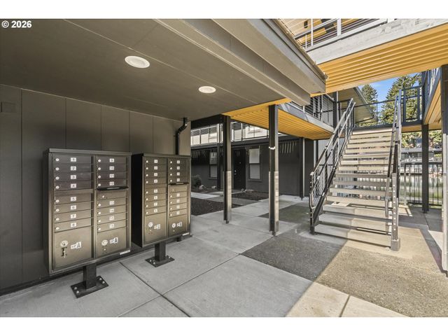 668 MCVEY Ave 80, Lake Oswego, OR 97034
