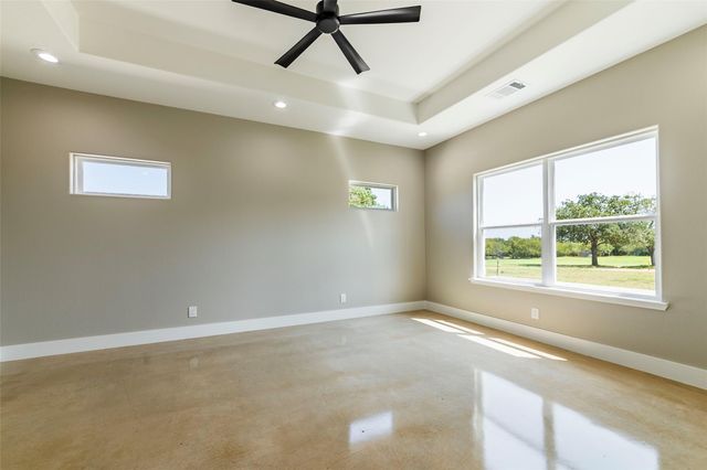 215 Oak Grove PKWY, Kingsland, TX 78639