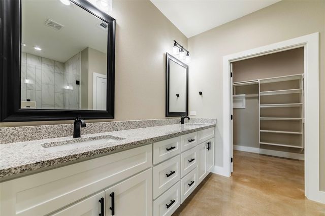 215 Oak Grove PKWY, Kingsland, TX 78639