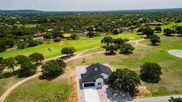 215 Oak Grove PKWY, Kingsland, TX 78639