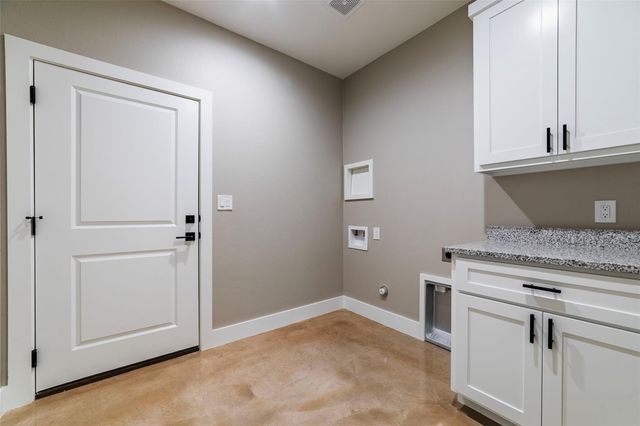 215 Oak Grove PKWY, Kingsland, TX 78639