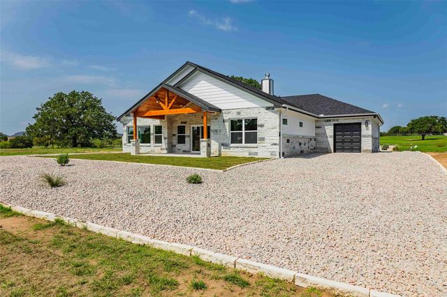 215 Oak Grove PKWY, Kingsland, TX 78639