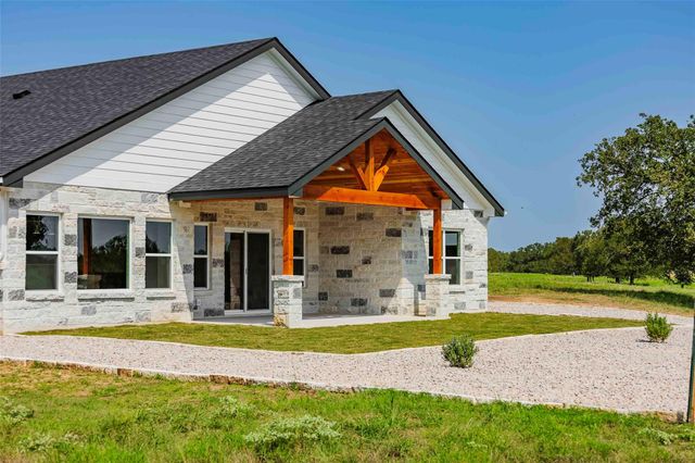 215 Oak Grove PKWY, Kingsland, TX 78639