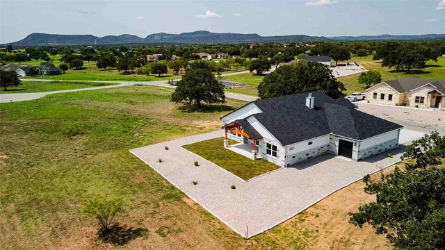 215 Oak Grove PKWY, Kingsland, TX 78639