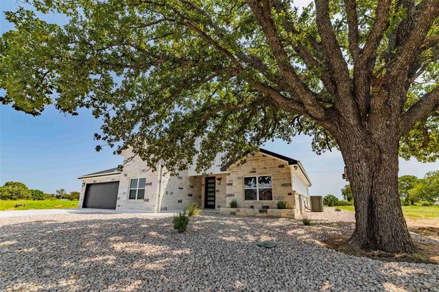 215 Oak Grove PKWY, Kingsland, TX 78639