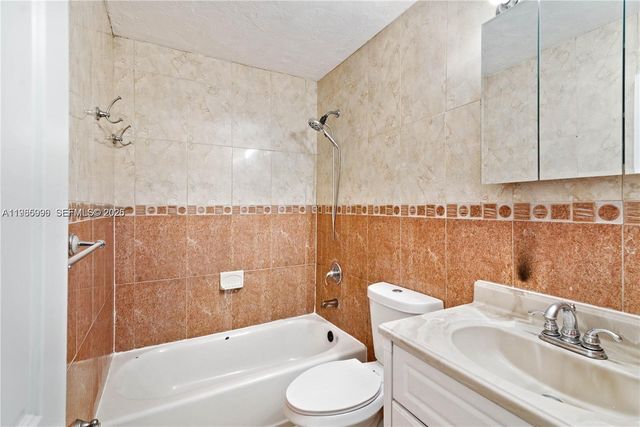 17200 NW 51st Pl A, Miami Gardens, FL 33055