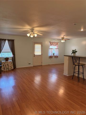 22134 W 48th Street S, Sand Springs, OK 74063