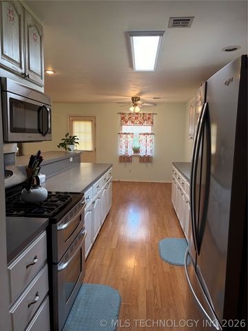 22134 W 48th Street S, Sand Springs, OK 74063