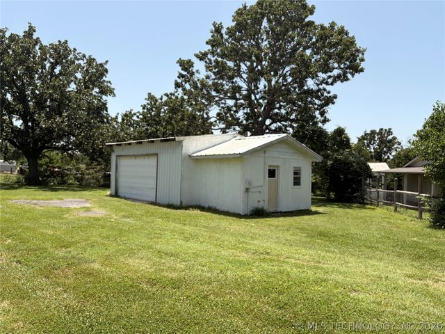 22134 W 48th Street S, Sand Springs, OK 74063