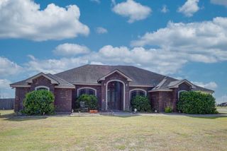 4465 S Oak Circ, Robstown, TX 78380