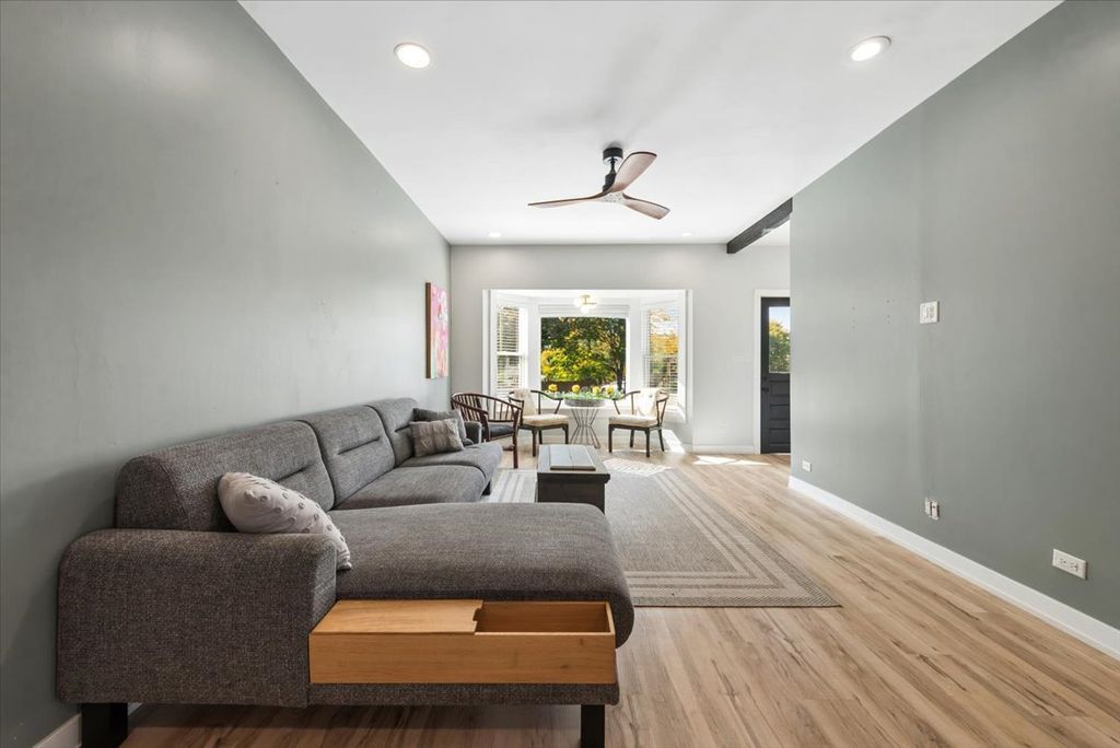 2966 W Nelson Street, Chicago, IL 60618 — photo 5