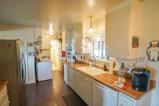 2755 Village Dr, Ione, CA 95640