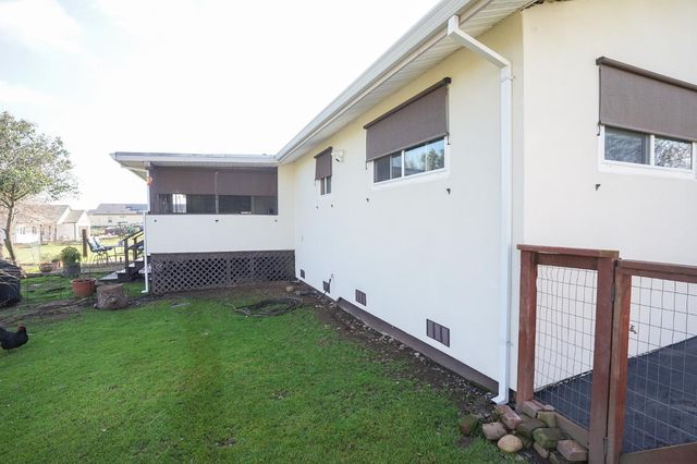 2755 Village Dr, Ione, CA 95640