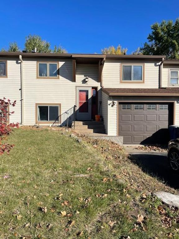 911 E Baker Street, Saint Joseph, MN 56374