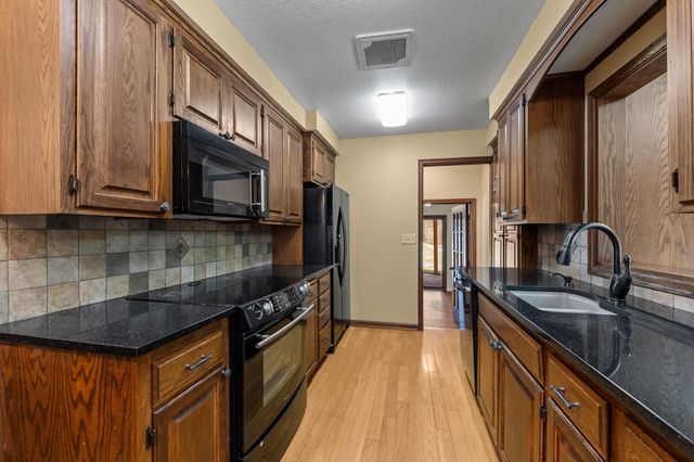 6180 Chaska Road, Excelsior, MN 55331