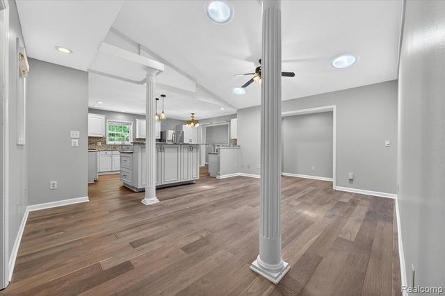1259 Burgoyne Boulevard, Rochester Hills, MI 48307