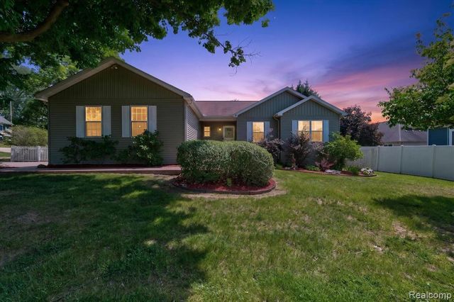 1259 Burgoyne Boulevard, Rochester Hills, MI 48307