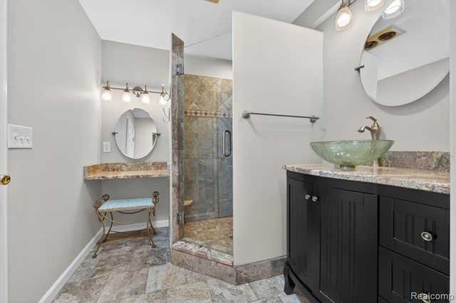 1259 Burgoyne Boulevard, Rochester Hills, MI 48307