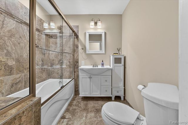 1259 Burgoyne Boulevard, Rochester Hills, MI 48307