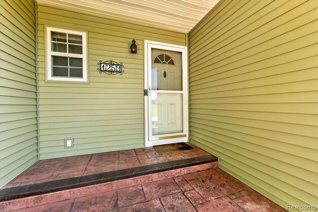 1259 Burgoyne Boulevard, Rochester Hills, MI 48307