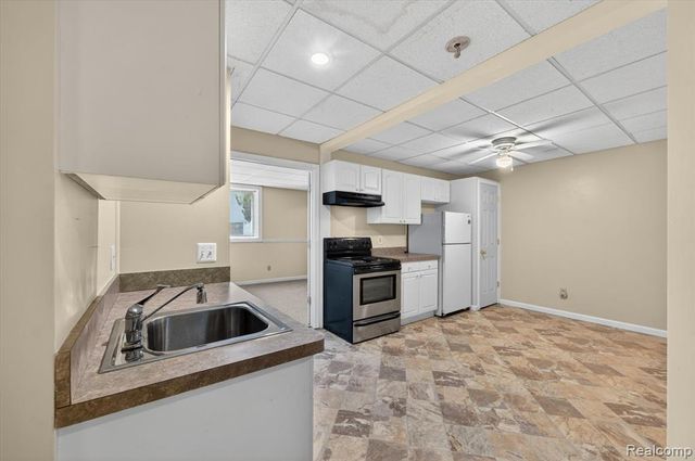 1259 Burgoyne Boulevard, Rochester Hills, MI 48307