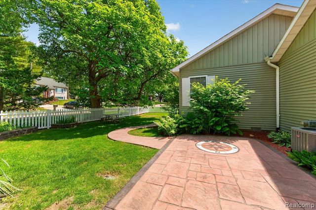 1259 Burgoyne Boulevard, Rochester Hills, MI 48307