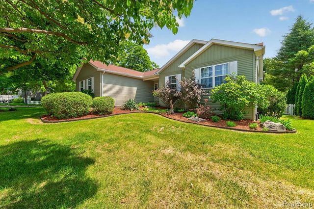 1259 Burgoyne Boulevard, Rochester Hills, MI 48307