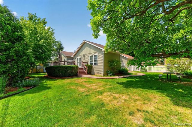 1259 Burgoyne Boulevard, Rochester Hills, MI 48307