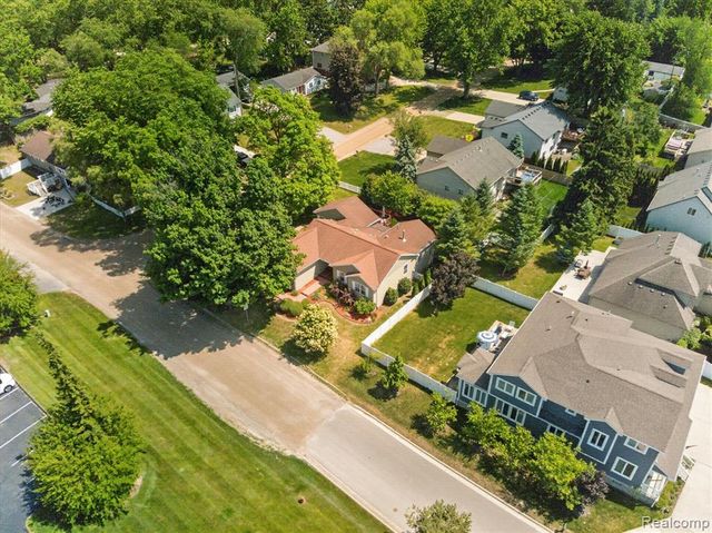1259 Burgoyne Boulevard, Rochester Hills, MI 48307