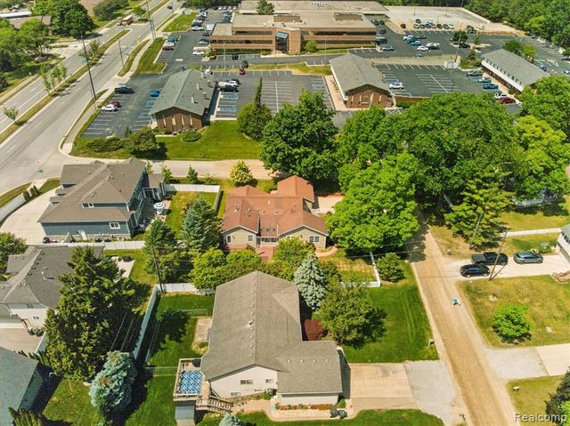 1259 Burgoyne Boulevard, Rochester Hills, MI 48307