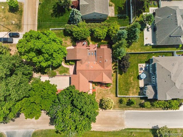 1259 Burgoyne Boulevard, Rochester Hills, MI 48307