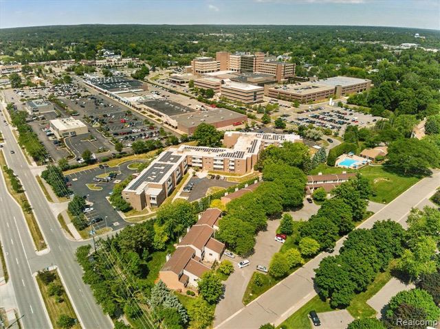 1259 Burgoyne Boulevard, Rochester Hills, MI 48307
