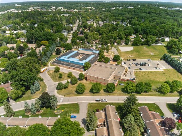 1259 Burgoyne Boulevard, Rochester Hills, MI 48307