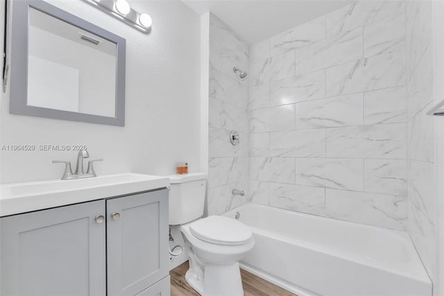 2331 NW 96th Ter 17F, Pembroke Pines, FL 33024