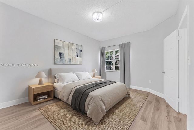 2331 NW 96th Ter 17F, Pembroke Pines, FL 33024