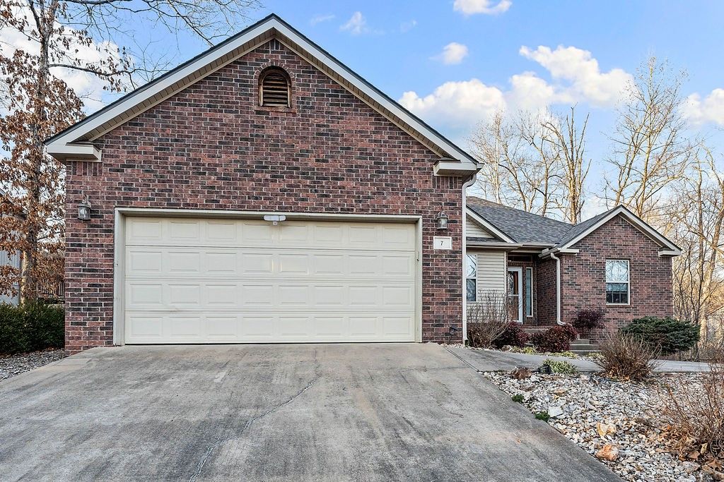 7 Aycock Lane, Bella Vista, AR 72715