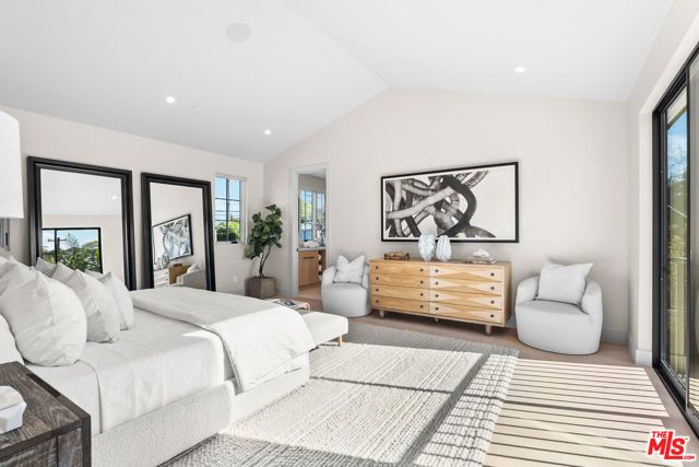 12000 Navy Street, Los Angeles, CA 90066