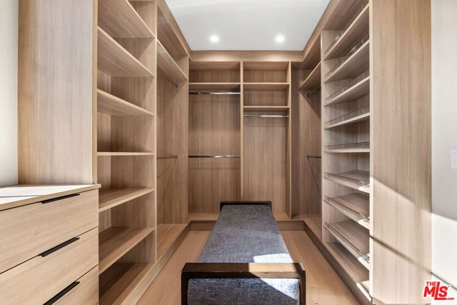 12000 Navy Street, Los Angeles, CA 90066