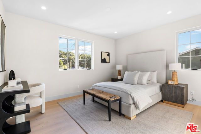 12000 Navy Street, Los Angeles, CA 90066