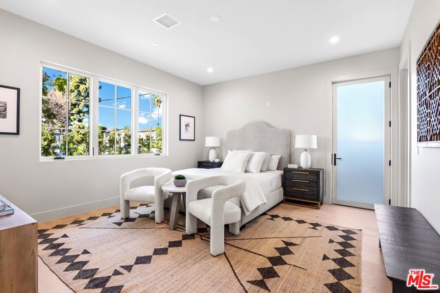 12000 Navy Street, Los Angeles, CA 90066