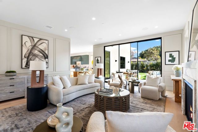 12000 Navy Street, Los Angeles, CA 90066