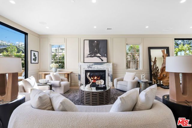 12000 Navy Street, Los Angeles, CA 90066